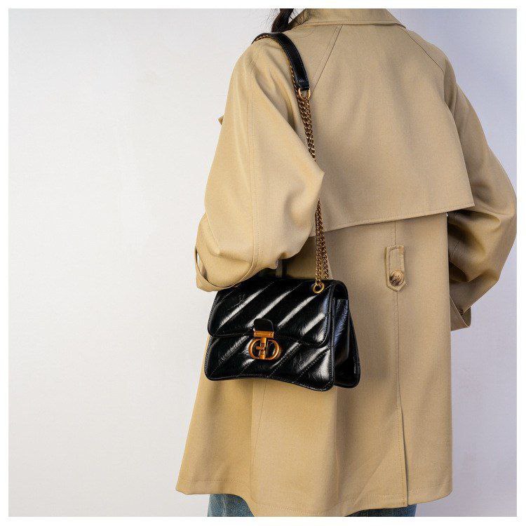 /public/uploads/photos/shares/Suzy bags/IMG_3609.jpeg